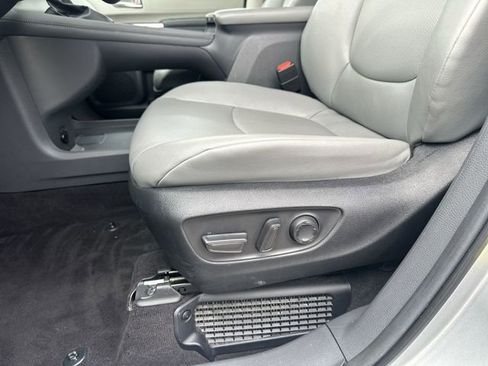 Used 2024 Toyota Sienna XLE image 26