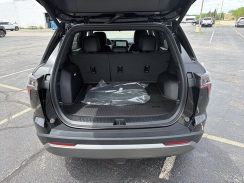New 2026 Chevrolet Equinox LT w/ Convenience Package II AWD/4WD image 13