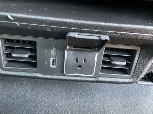 Used 2024 Chevrolet Silverado 1500 LT image 35