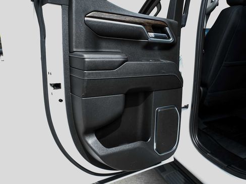 Used 2023 GMC Sierra 1500 Elevation image 49