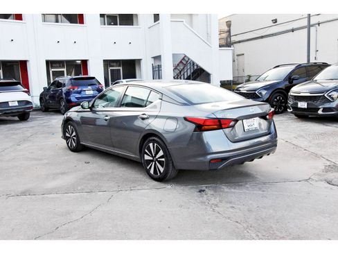 Used 2021 Nissan Altima 2.5 SV FWD image 5