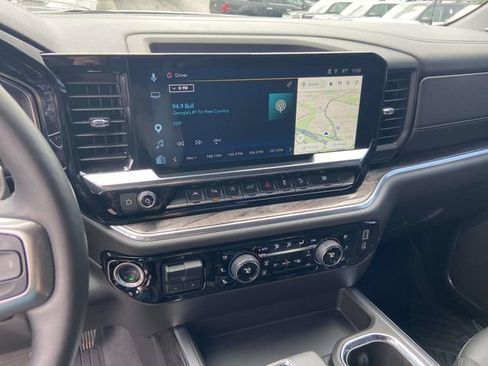Used 2025 Chevrolet Silverado 1500 LTZ AWD/4WD image 24