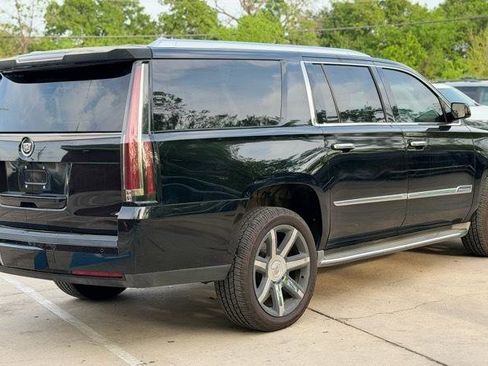 Used 2015 Cadillac Escalade ESV Luxury image 4