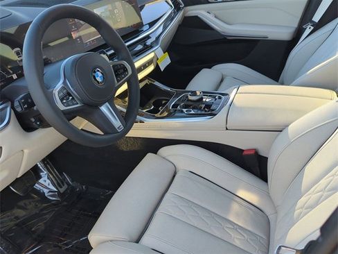 New 2026 BMW X7 xDrive40i w/ M Sport Package image 16