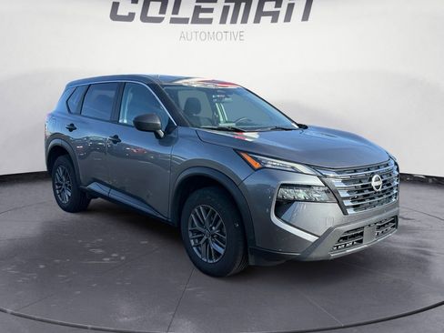 Used 2024 Nissan Rogue S image 7