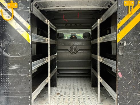 Used 2021 RAM ProMaster 2500 FWD image 3