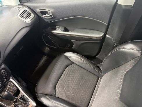 Used 2017 Jeep Compass Latitude w/ Popular Equipment Group image 10