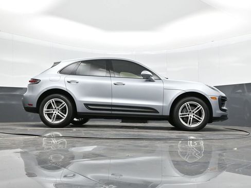 Certified 2022 Porsche Macan image 39