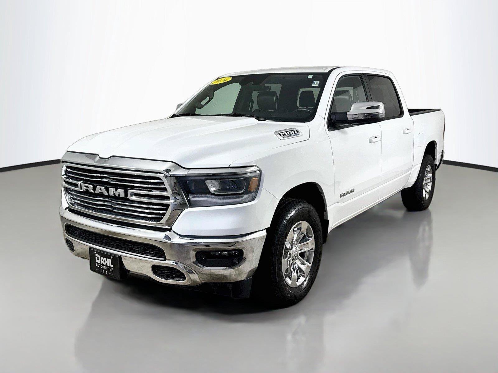 Used 2024 RAM 1500 Laramie AWD/4WD image 4