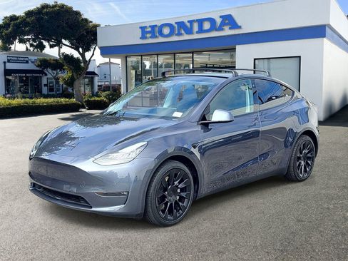 Used 2021 Tesla Model Y Long Range AWD/4WD image 1