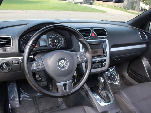 Used 2012 Volkswagen Eos Komfort FWD image 24