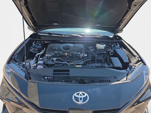 Used 2025 Toyota Camry SE FWD image 23