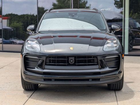 Certified 2025 Porsche Macan image 6