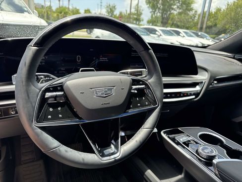 Used 2025 Cadillac Lyriq Luxury w/ LPO, Floor Liner Package AWD/4WD image 16