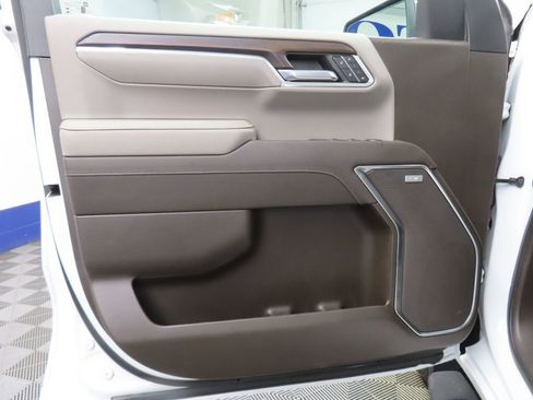 Used 2023 GMC Sierra 1500 SLT w/ SLT Convenience Package image 60