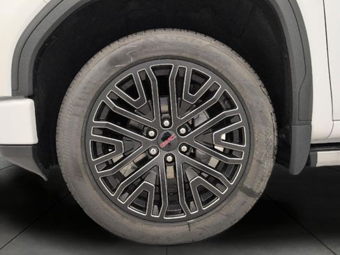 Used 2024 GMC Sierra 1500 Denali AWD/4WD image 5