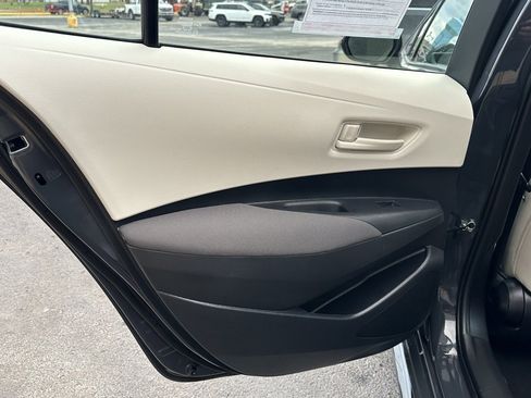 Used 2023 Toyota Corolla LE image 12