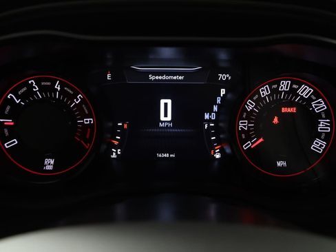 Used 2023 Dodge Challenger SXT w/ Plus Package RWD image 21