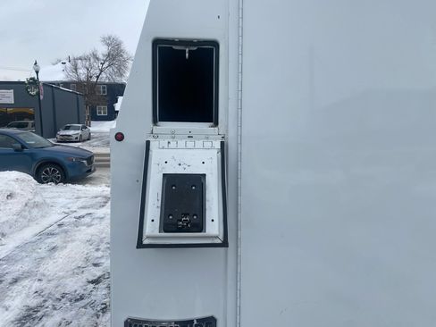 Used 2021 Chevrolet Express 3500 w/ Power Convenience Package image 7