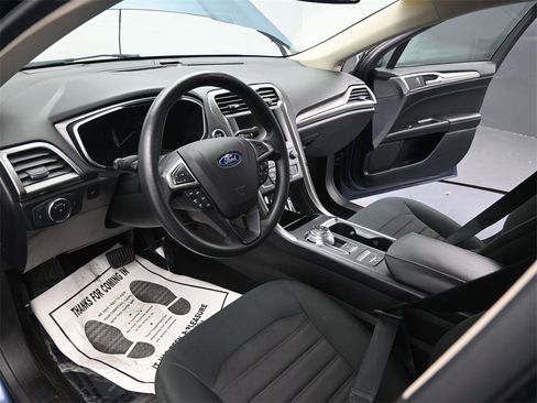 Used 2019 Ford Fusion SE image 17