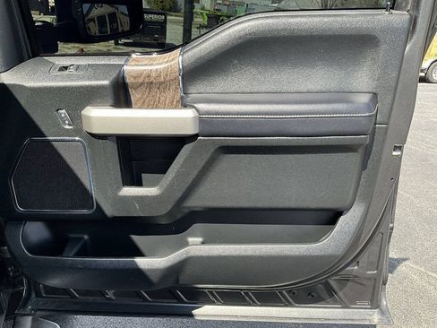 Used 2019 Ford F250 Lariat w/ Lariat Ultimate Package AWD/4WD image 25