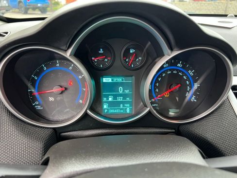 Used 2015 Chevrolet Cruze LT image 38