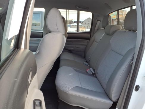 Used 2013 Toyota Tacoma PreRunner image 7