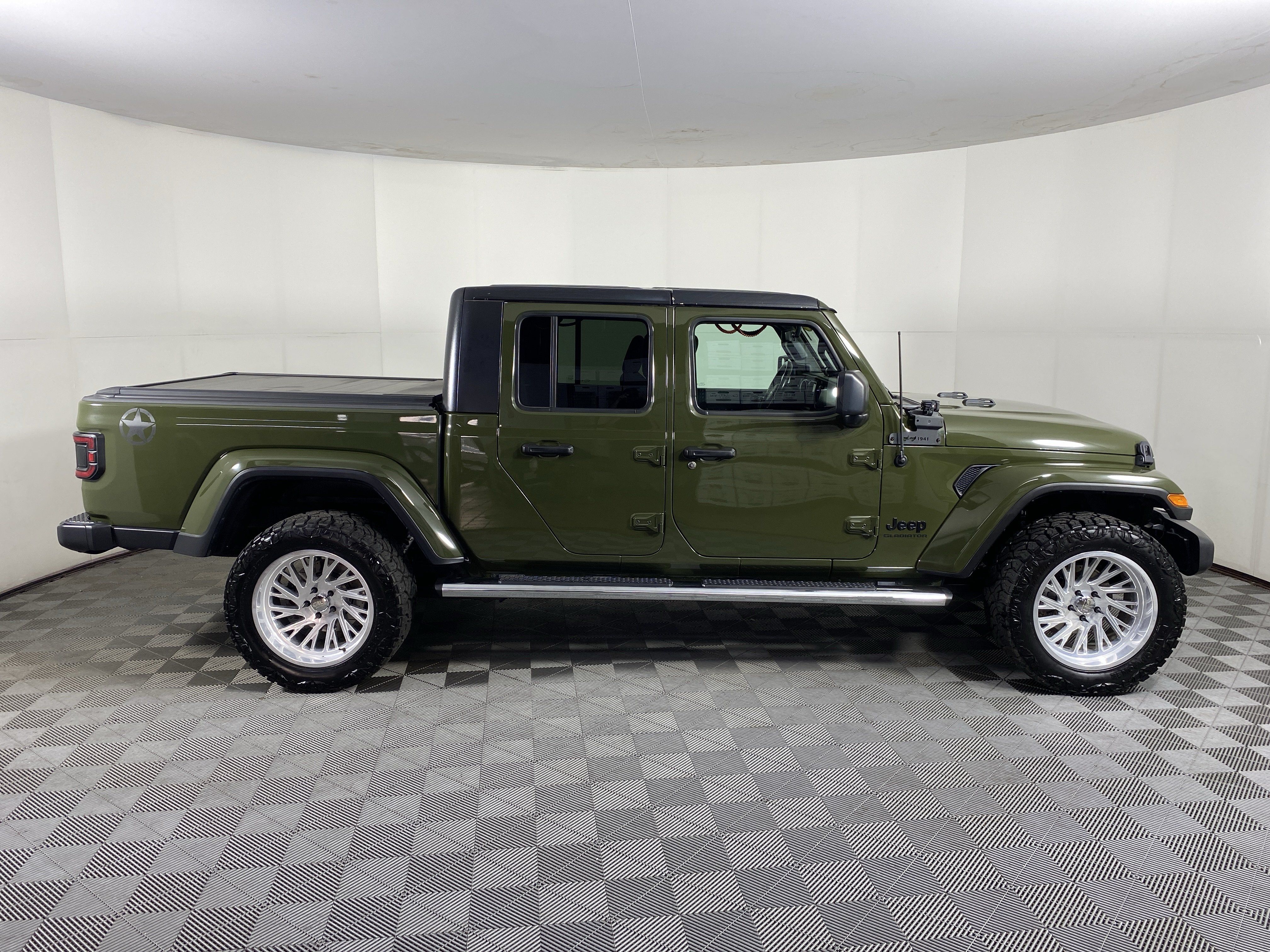 Used 2022 Jeep Gladiator Sport AWD/4WD image 6