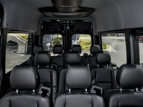 Used 2025 Mercedes-Benz Sprinter 2500 image 22