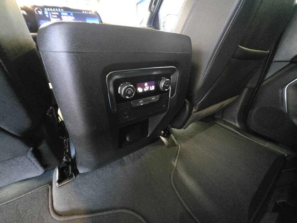 Certified 2025 Chevrolet Suburban RST w/ Sun And Tow Package AWD/4WD image 34