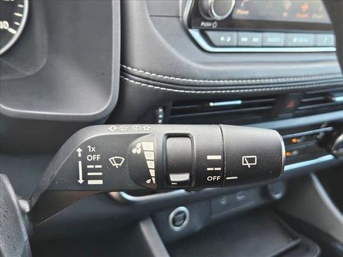 Used 2021 Nissan Rogue S FWD image 24