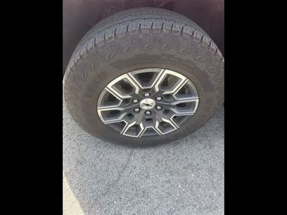 Used 2024 Chevrolet Colorado Z71 w/ Z71 Convenience Package 2