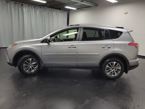 Used 2017 Toyota RAV4 XLE w/ All Weather Liner Package AWD/4WD image 5