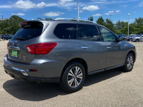 Used 2020 Nissan Pathfinder SL AWD/4WD image 3