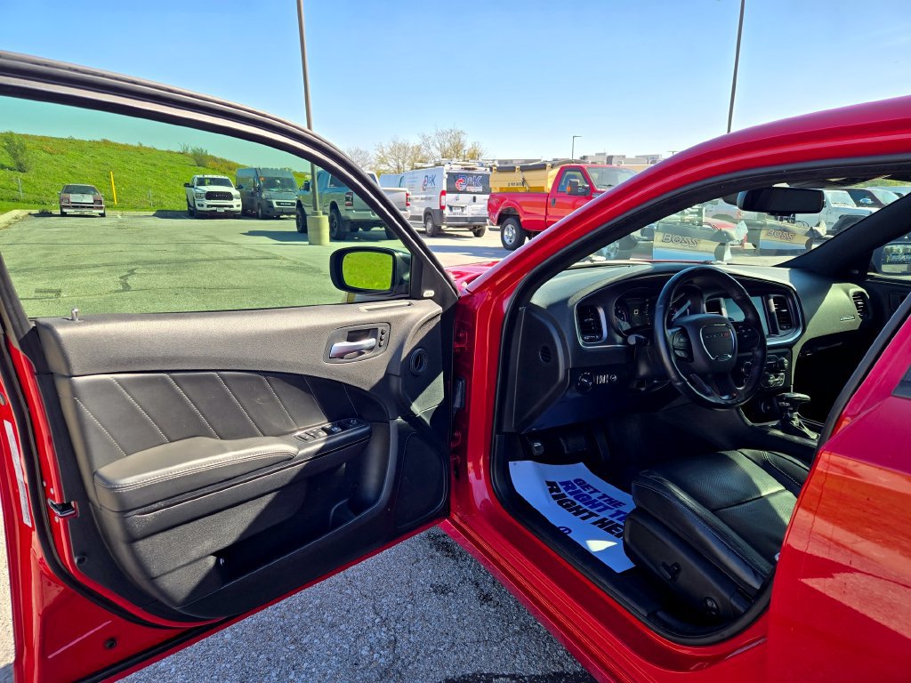 Used 2016 Dodge Charger R/T w/ Plus Group RWD image 14