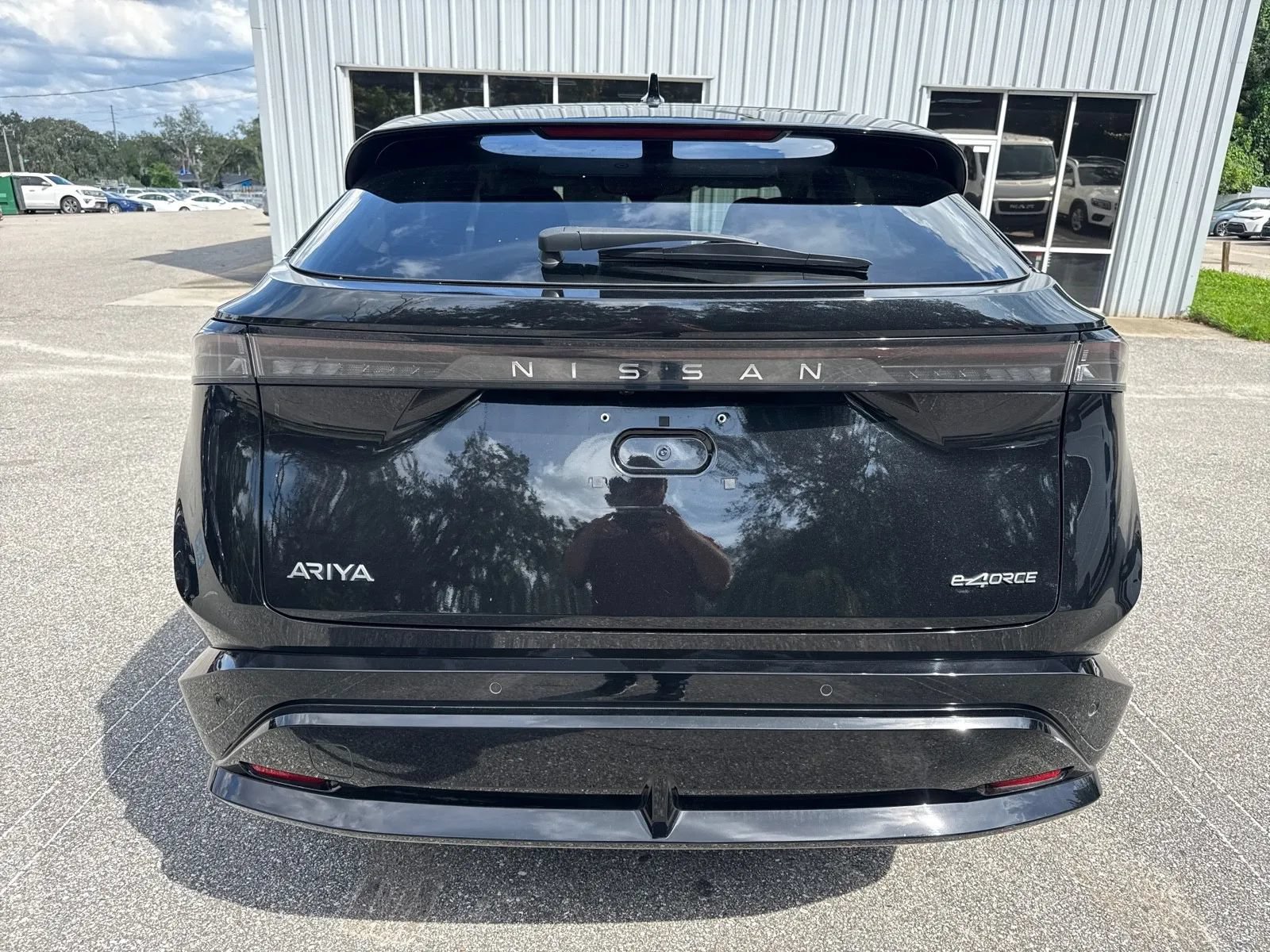 Used 2025 Nissan Ariya AWD image 9