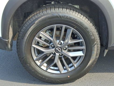 Used 2023 Nissan Rogue S AWD/4WD image 8