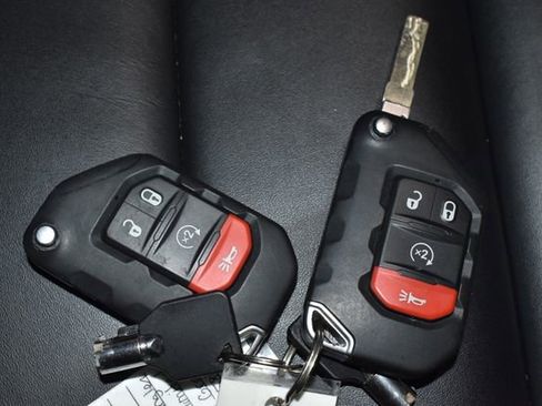 Used 2024 Jeep Wrangler Unlimited Rubicon image 23