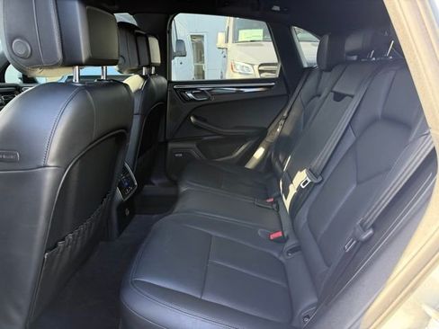 Used 2019 Porsche Macan AWD/4WD image 24
