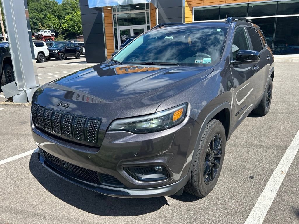 Certified 2023 Jeep Cherokee Altitude Lux w/ Mopar Interior Package AWD/4WD image 3