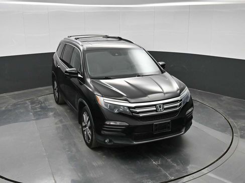 Used 2017 Honda Pilot Touring image 22