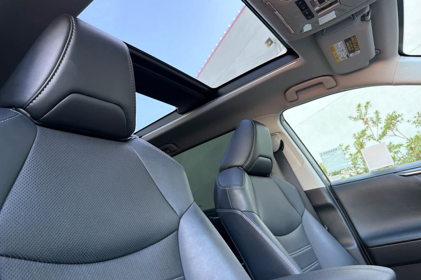 Used 2021 Toyota RAV4 Limited AWD/4WD image 18