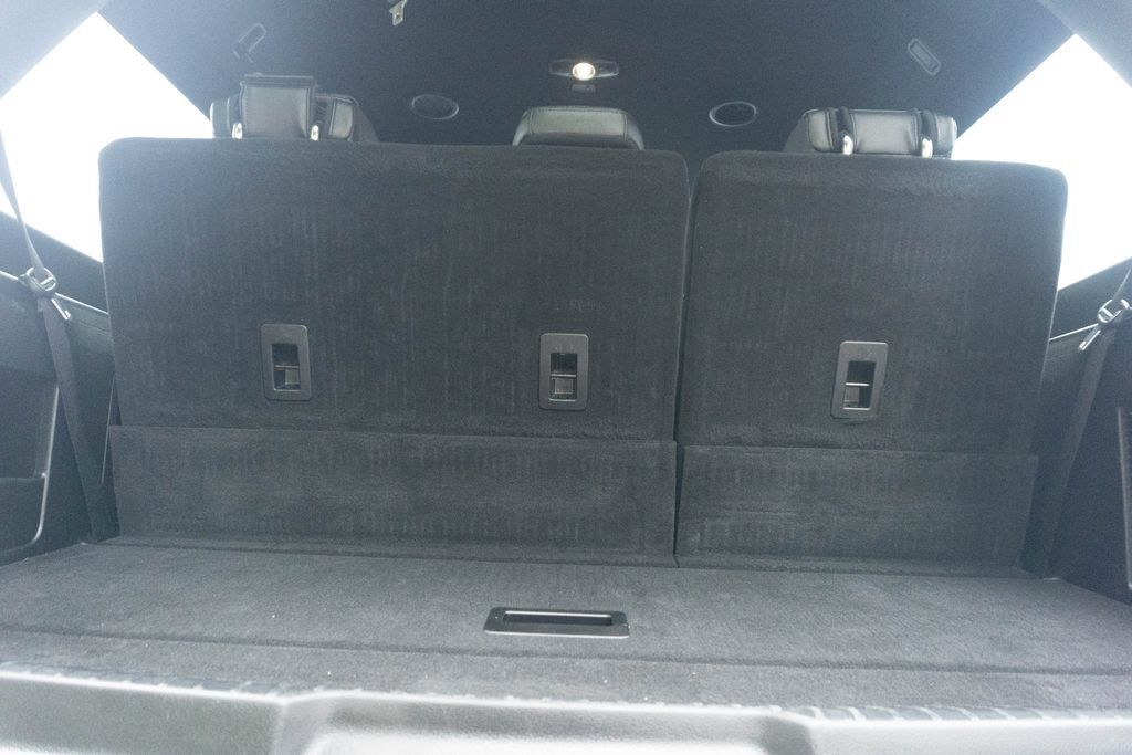 Used 2020 Ford Expedition XLT w/ Equipment Group 202A RWD image 13