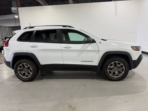 Used 2020 Jeep Cherokee Trailhawk image 5