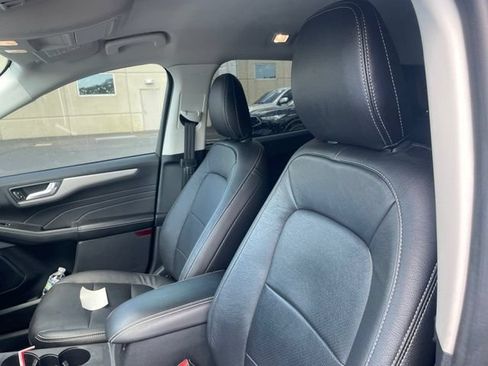Used 2021 Ford Escape SE w/ SE Sport Appearance Package AWD/4WD image 5