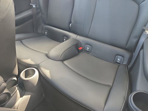 Used 2016 MINI Cooper 2-Door Hardtop image 12