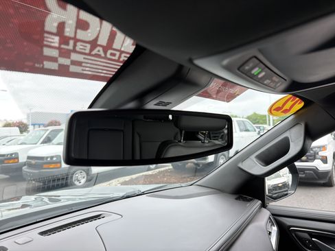 Used 2022 Chevrolet Tahoe Z71 w/ Z71 Off-Road Package AWD/4WD image 27