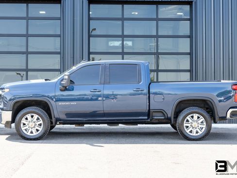 Used 2022 Chevrolet Silverado 2500 LT w/ All Star Edition AWD/4WD image 4