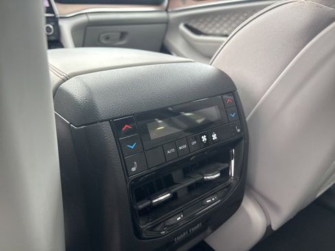 Used 2022 Jeep Grand Cherokee Summit w/ Luxury Tech Group V image 12