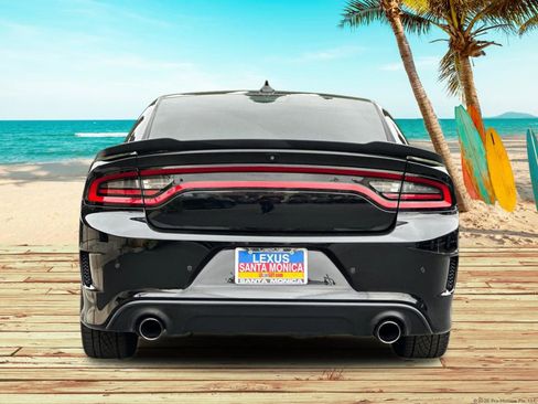 Used 2019 Dodge Charger Scat Pack RWD image 5